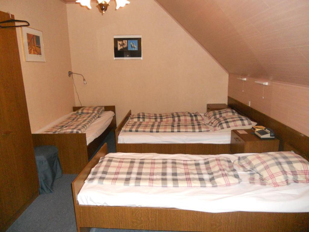 Hotel Ten Putte Gistel Habitación foto