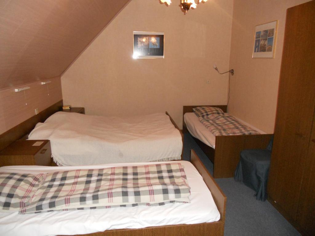 Hotel Ten Putte Gistel Habitación foto